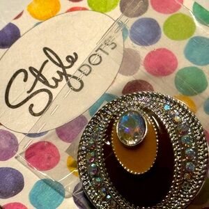 Style Dots Statement Dot